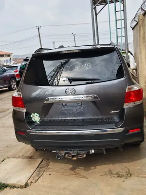 Toyota Highlander Limited 4dr SUV AWD (3.5L 6cyl 6A) 2014 Gray
