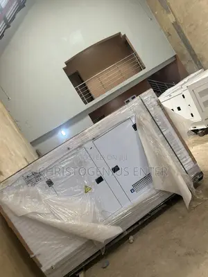 Super 250kva, England Soundproof Generator Perkins