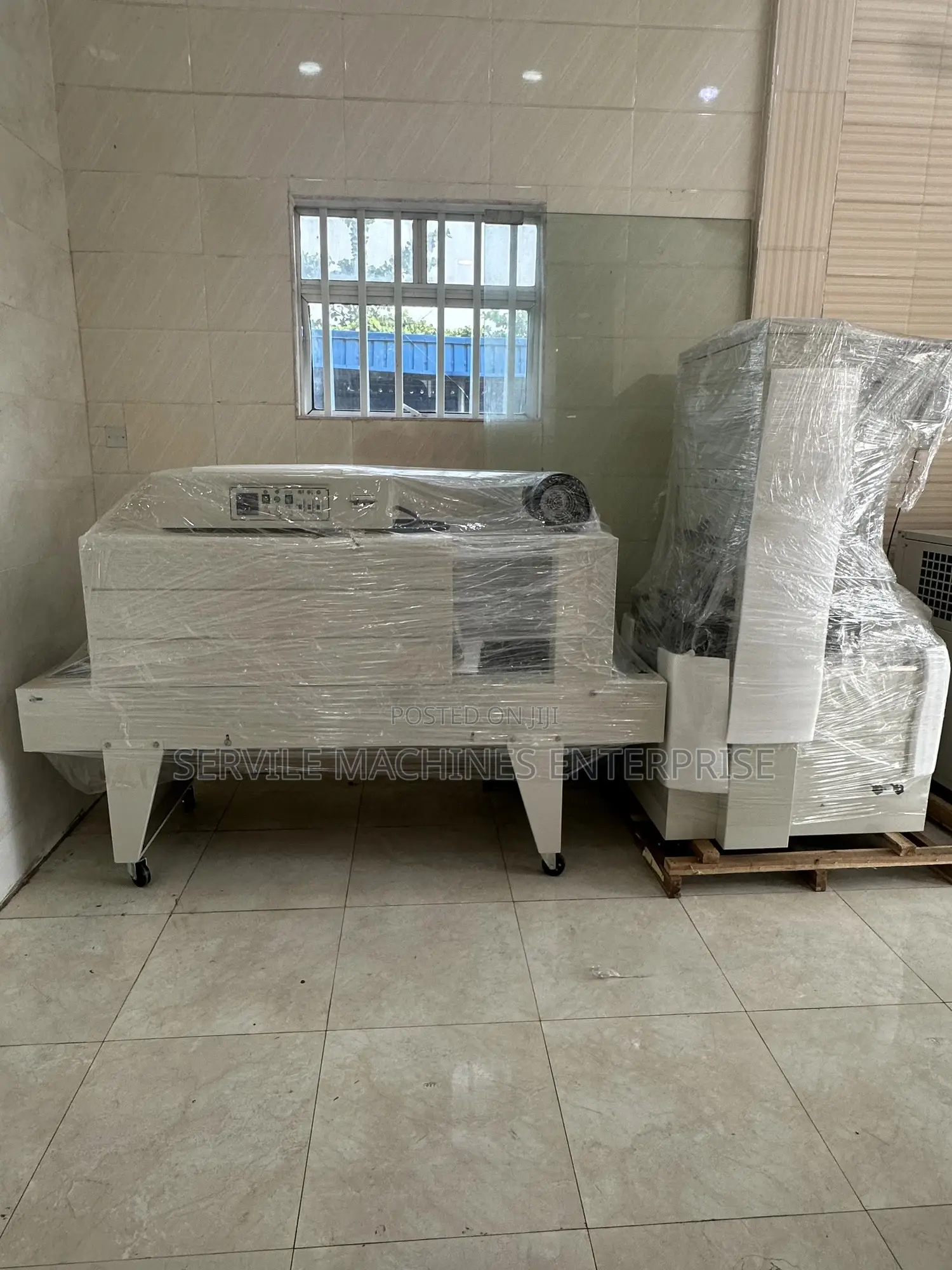 Automatic Shrink Wrapping Machine