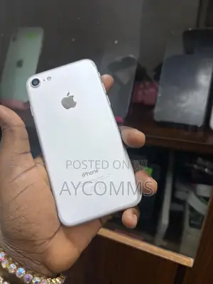 Apple iPhone 7 32 GB Silver