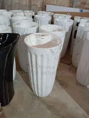 Luxury Freestanding Ceramic Wash Hand Basin for Modern Bathroom