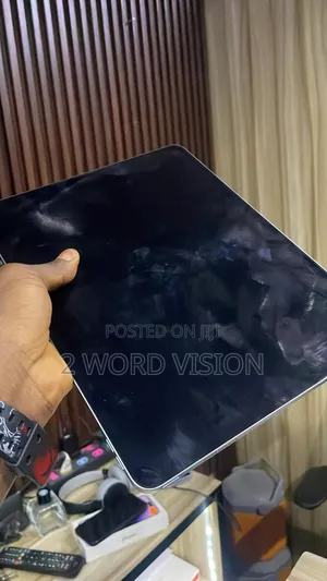 Apple iPad Pro 12.9 (2022) 128 GB Black
