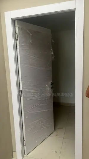 HDF Plain White Wooden Door. (64gsa)