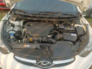 Hyundai Elantra 2012 White
