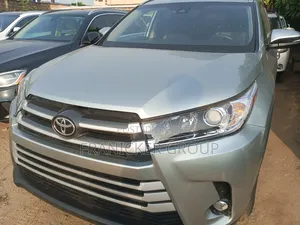 Toyota Highlander 2019 Green