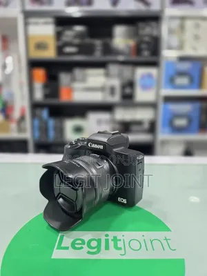 Canon Eos M50 Mark Ii + Canon Ef-M 15-45mm 1: 3.5-6.3