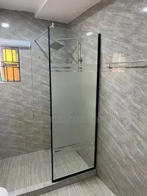 Shower Cubicle Fix Tampered Glass 10mm Thicknees CNG
