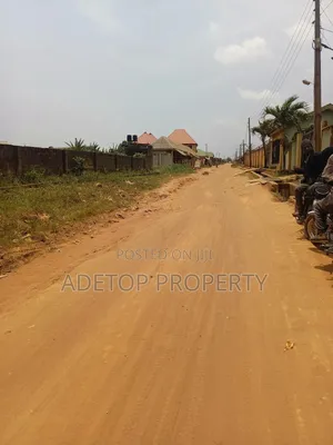 Half a Plot of Land Is for Sale at Mowokekere
