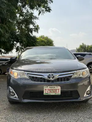 Toyota Camry XLE 4dr Sedan (2.5L 4cyl 6A) 2013 Gray