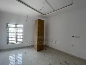 2bdrm Maisonette in Lekki Phase 1 for rent