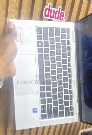 Laptop HP EliteBook 830 G8 16GB Intel Core i7 SSD 512GB