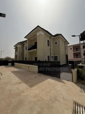 5bdrm Duplex in Gaduwa for sale
