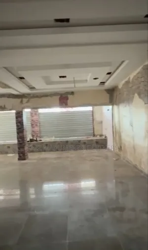 To Let / Lease : Massive Shop at Rumuokwuta/ Rumuola