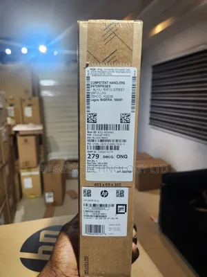 New Laptop HP 240 8GB Intel Core 5 SSD 512GB