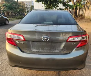 Toyota Camry LE 4dr Sedan (2.5L 4cyl 6A) 2014 Gray