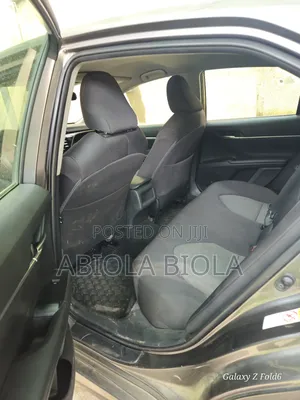 Toyota Camry LE (2.5L 4cyl 8A) 2019 Gray