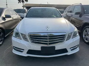 Mercedes-Benz E350 Base 4Matic Sedan AWD (3.5L 6cyl 7A) 2013 Black