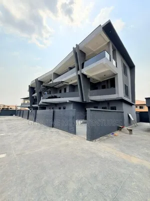 4bdrm Duplex in Surulere for sale