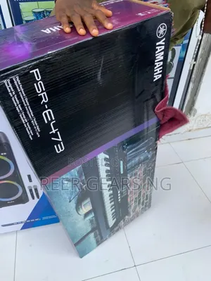 Yamaha PSR E473 Professional Keyboard