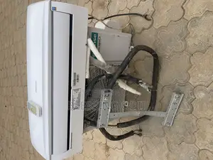 Hisense 1.5hp Inverter Ac 7months Use