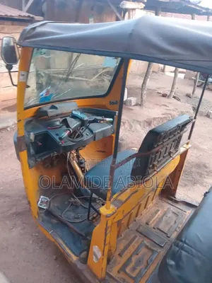 TVS King Deluxe Plus iTouch Start 2023 Yellow