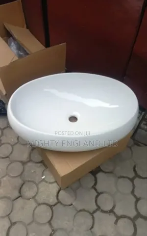 Oval Design Ceramic Countertop Wash Hand Basin