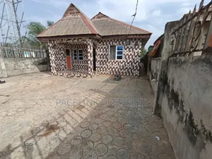 4bdrm Bungalow in Ado-Odo/Ota for sale