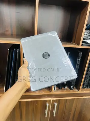 Laptop HP 240 G8 8GB AMD Ryzen SSD 256GB