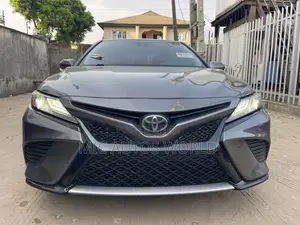 Toyota Camry 2019 Gray
