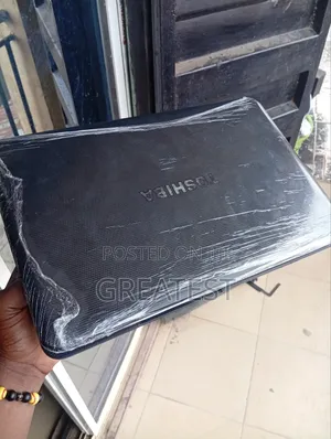 New Laptop Toshiba Satellite C850 4GB Intel Core i3 HDD 500GB