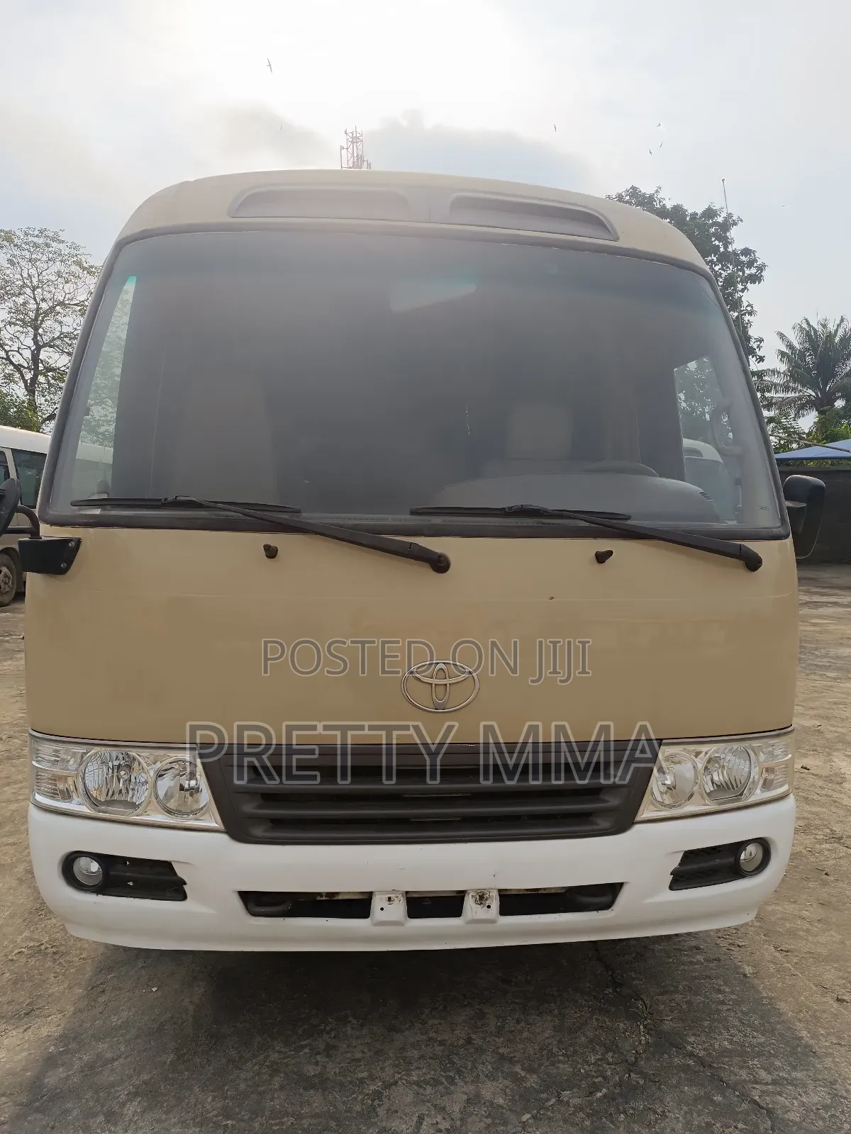 Toyota Coaster 2016 Beige