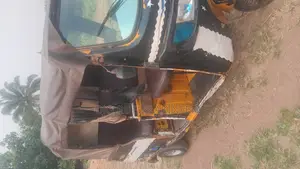 TVS King Cargo 2021 Yellow