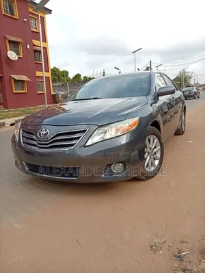 Toyota Camry 2011 Gray