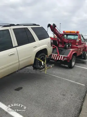 Towing Vehicle Service