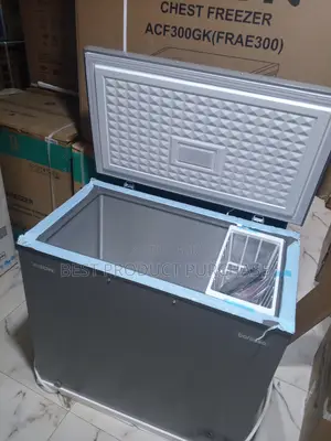 Family-Sized Aeon 200l Chest Freezer (Silver/White)