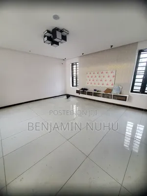 5bdrm Duplex in Canaan Estate In for sale