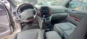 Toyota Sienna 2005 Gold