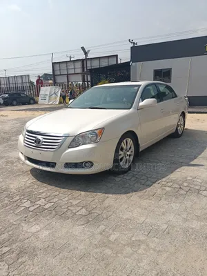 Toyota Avalon XLS Sedan FWD (3.5L 6cyl 6A) 2008 White
