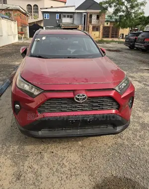 Toyota RAV4 XLE Premium AWD 2020 Red