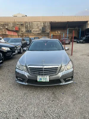 Mercedes-Benz E350 Base 4Matic Sedan AWD (3.5L 6cyl 7A) 2010 Gray