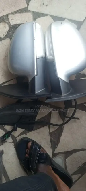 Golf5 Side Mirror Available