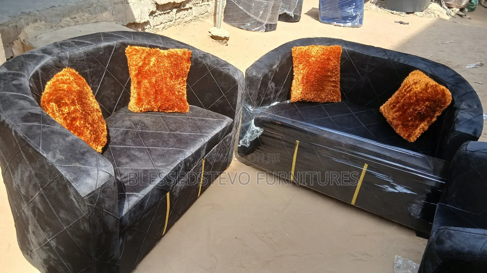 Two Double Sofa With Tropelo