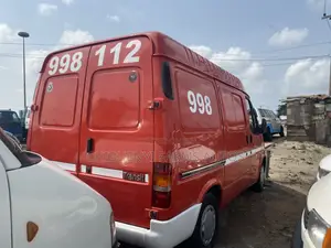 Ford Transit 2000 Red