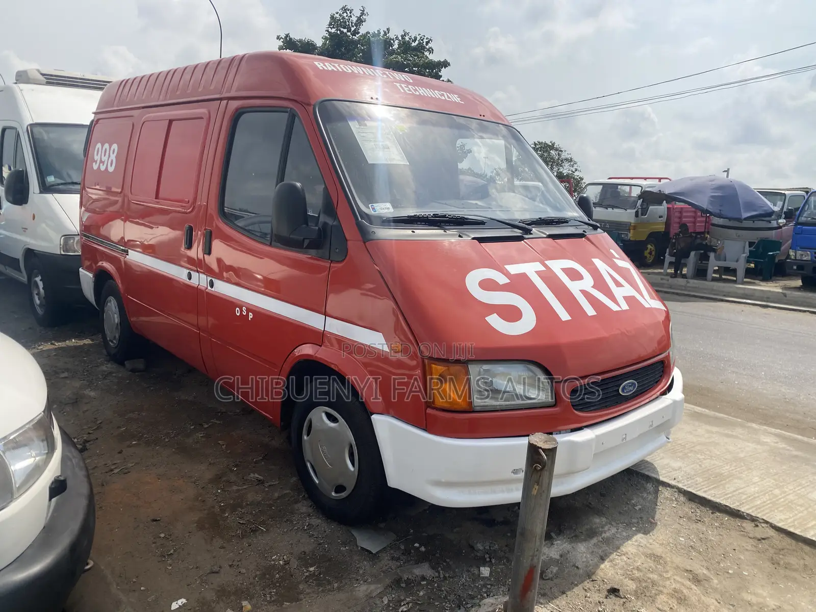 Ford Transit 2000 Red