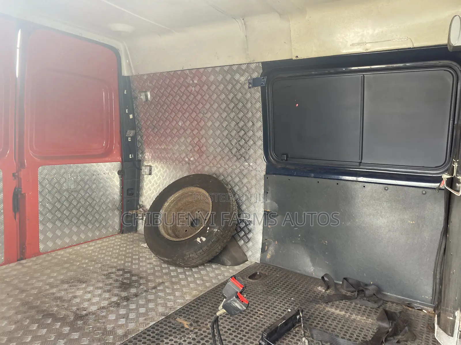 Ford Transit 2000 Red