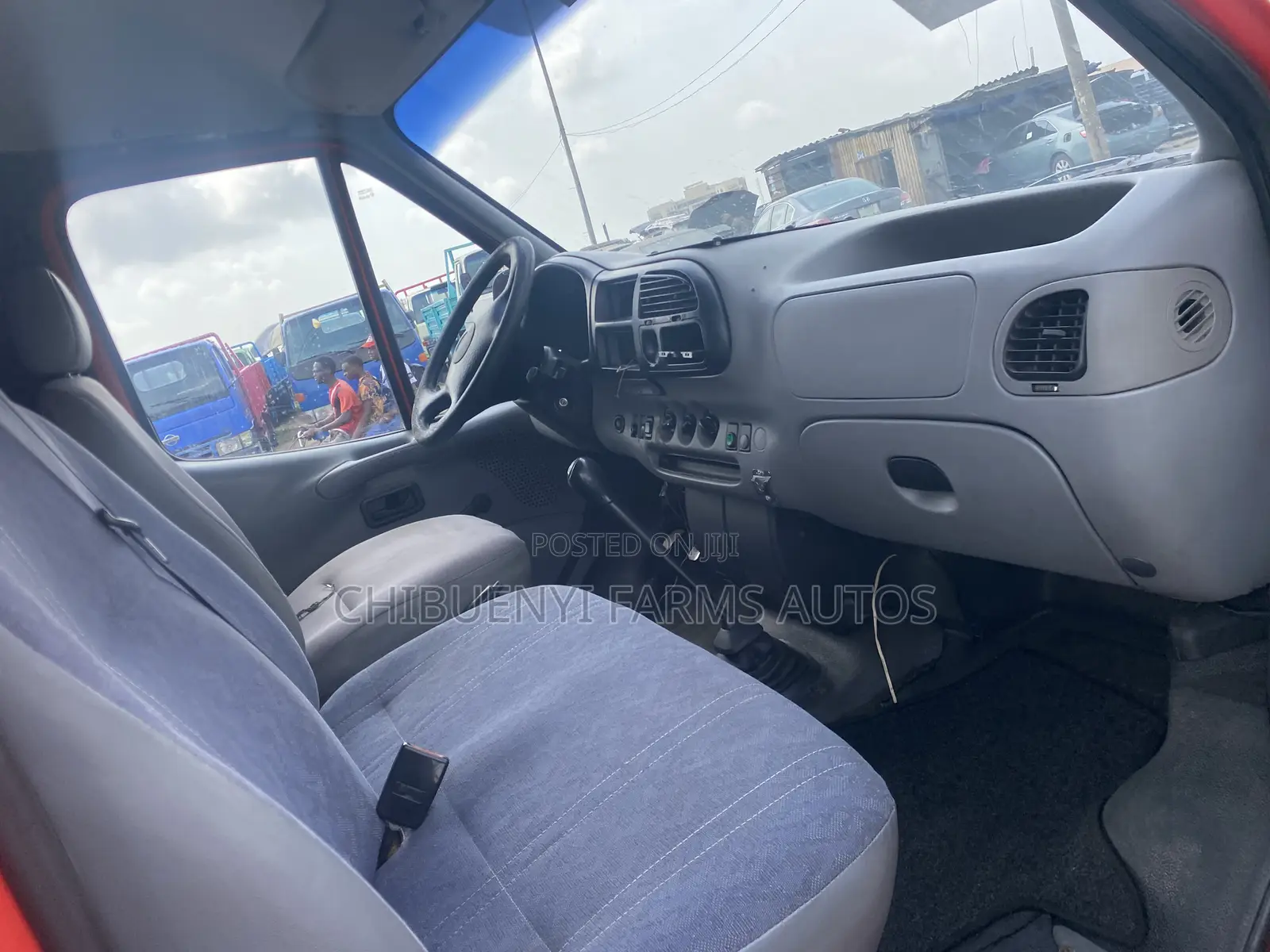 Ford Transit 2000 Red