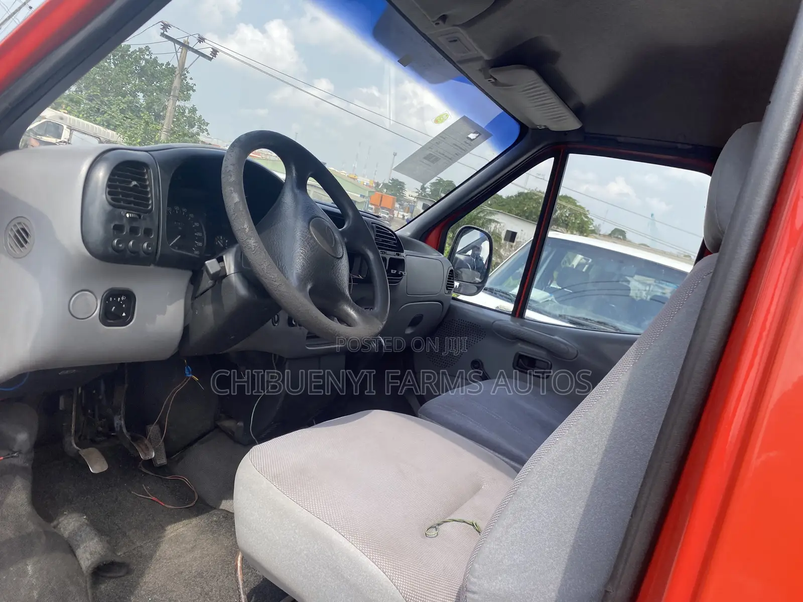 Ford Transit 2000 Red