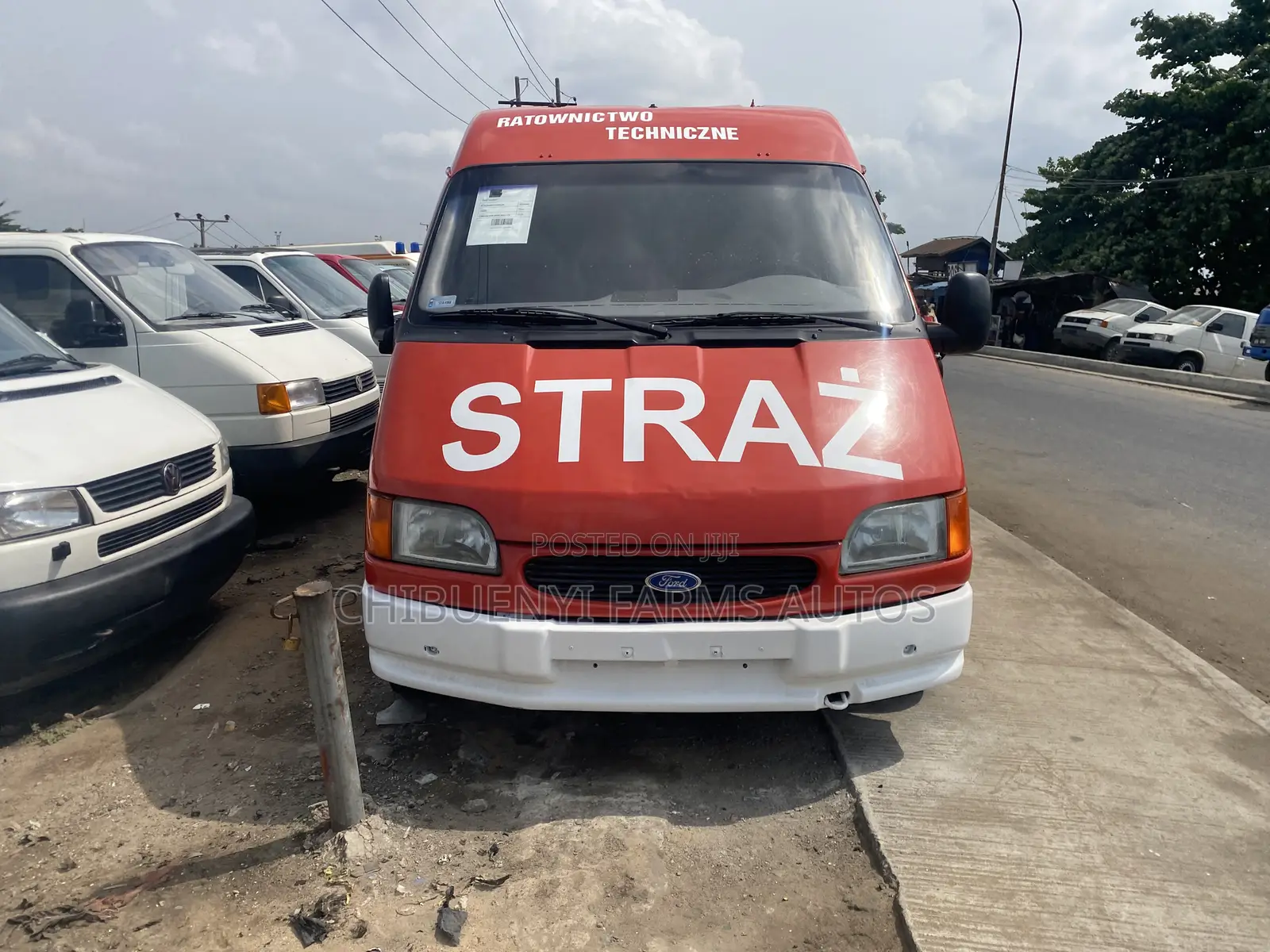 Ford Transit 2000 Red