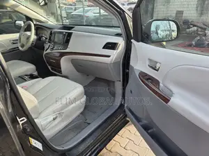 Toyota Sienna Limited 7 Passenger 2011 Black