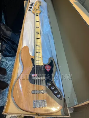 Fender Jazz Bass 5 Strings Active